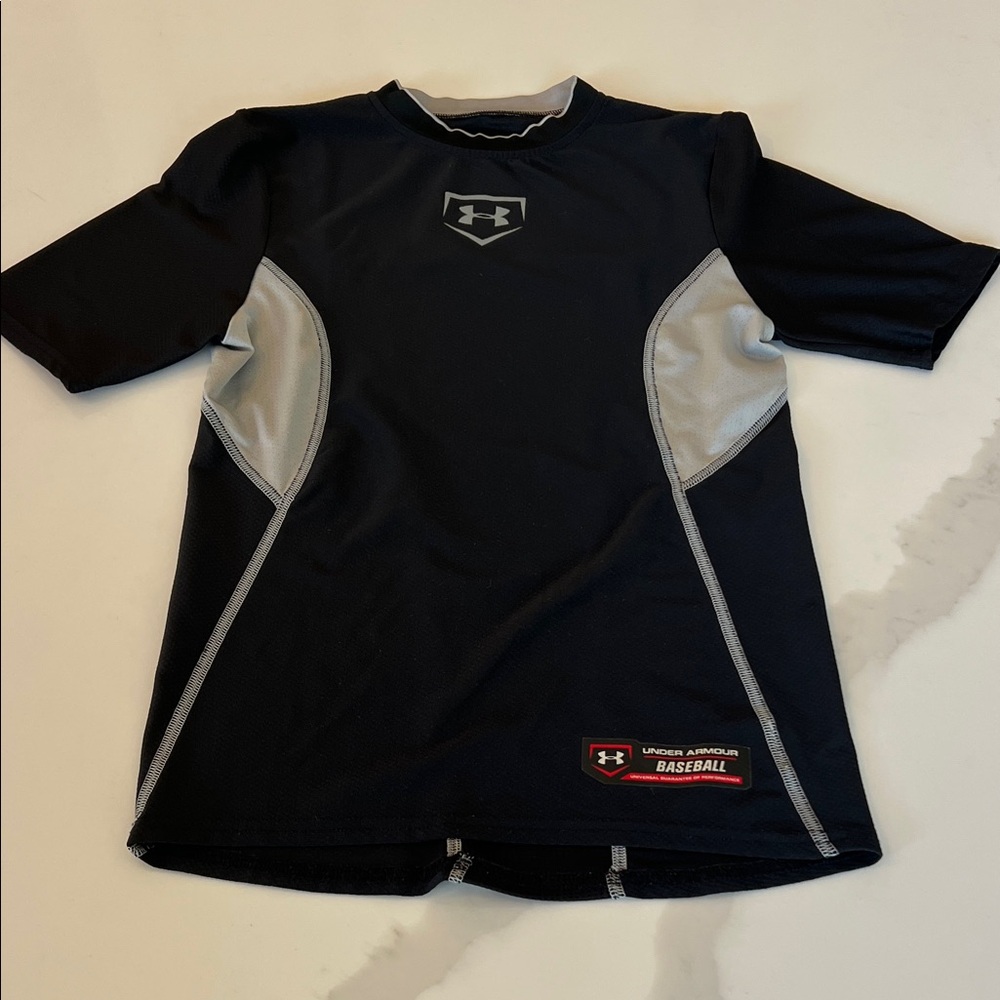 Under Armour Black and Gray Baseball Tee Youth Medium